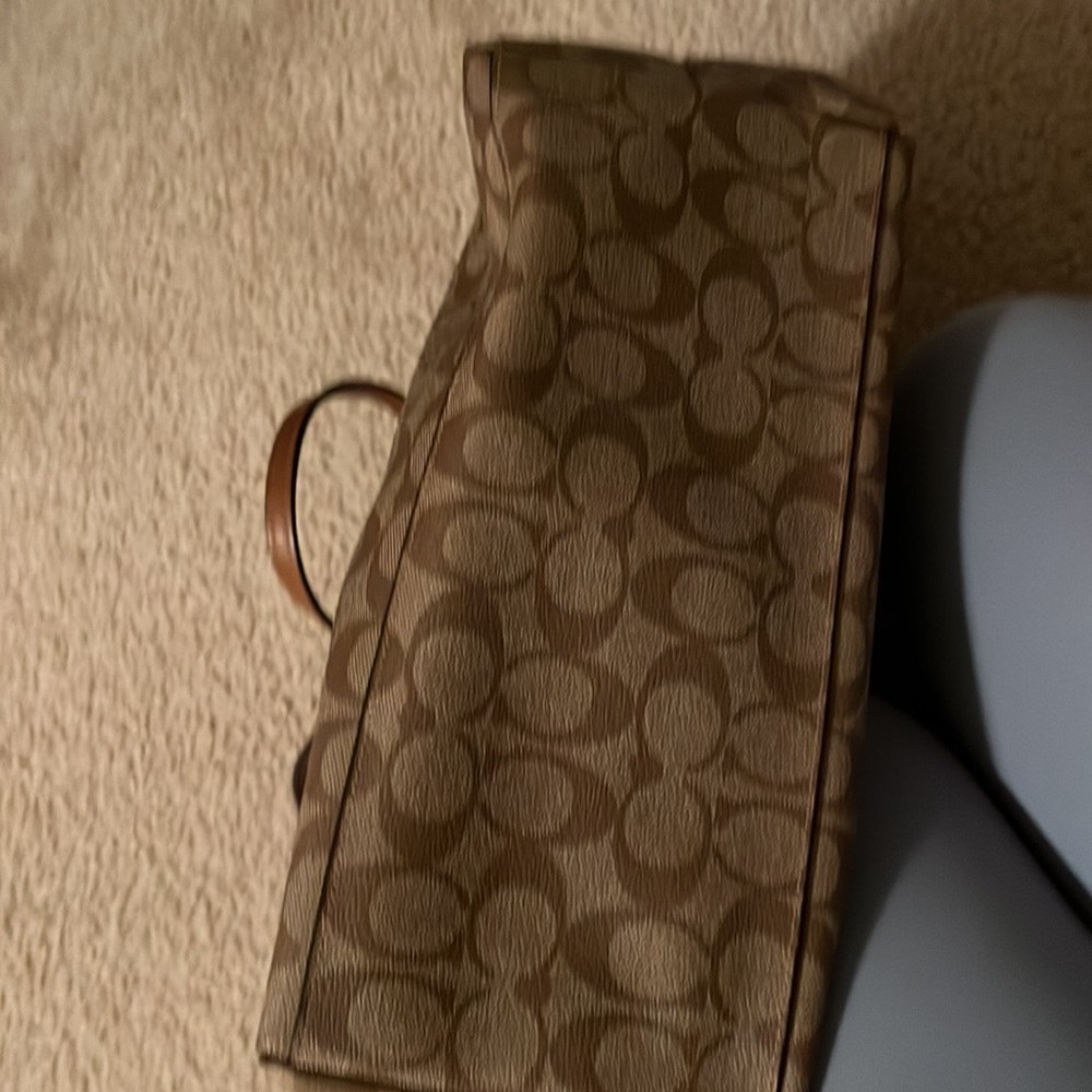 EUC Coach tote. - Picture 4 of 5